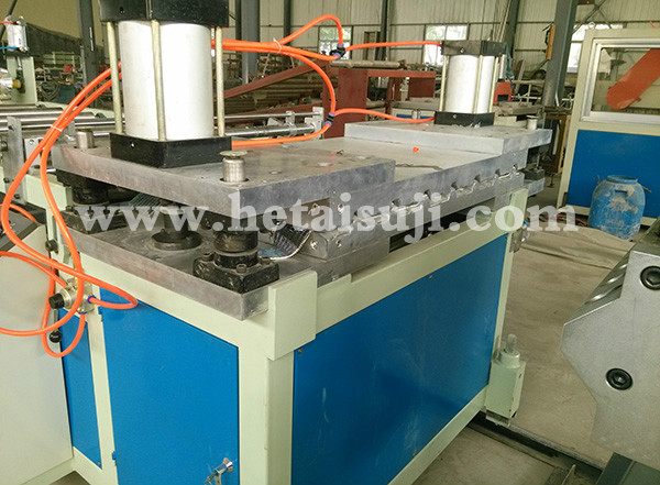 PVC corrugated tile auxiliary machine